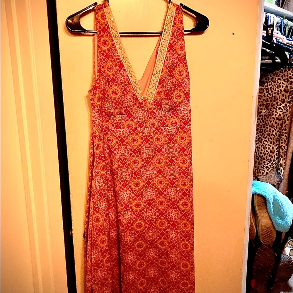 Pink/beige tie waist, v-neck dress. Knee length.